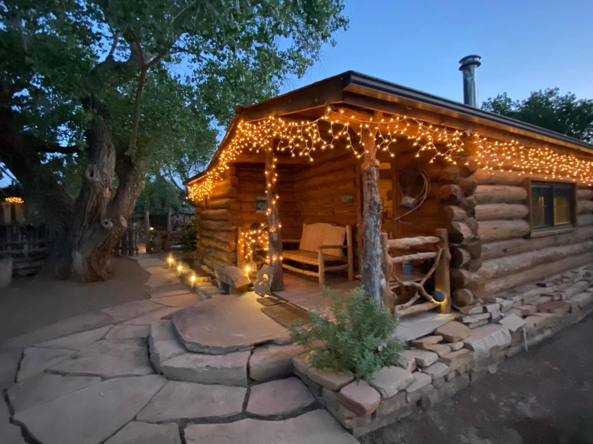 Canyon Of The Ancients Guest Ranch Кортес Экстерьер фото